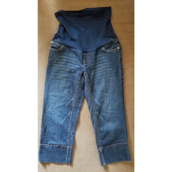 Maternity capris - Picture 1 of 2